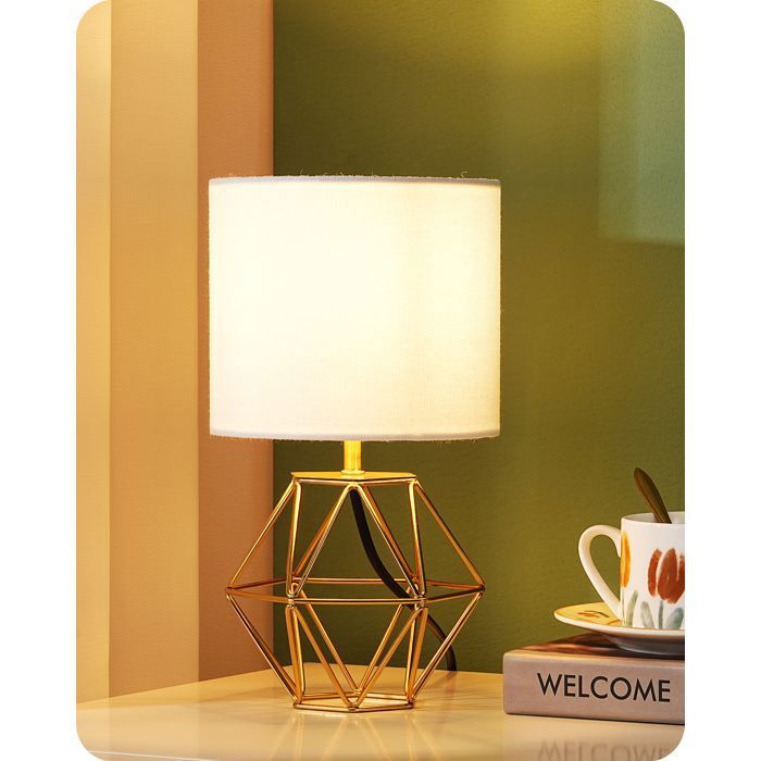 Lampe à Poser Métal Doré et Lin Blanc Base Diamant Ampoule E14 Incluse LAMPE A POSER