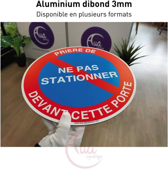 AUA SIGNALETIQUE - Panneau Stationnement Interdit Propriété Privée sous Peine de Fourrière 3 - 200 mm, PVC 1.5mm