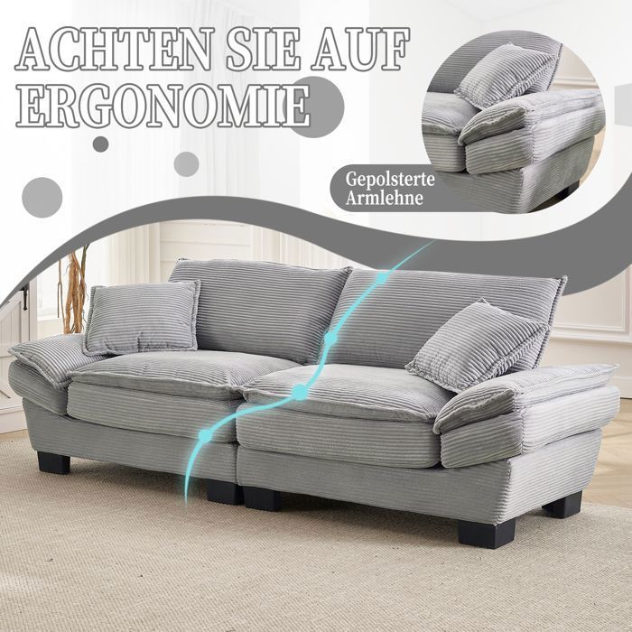 Un canapé-lit double moderne et simple avec une couette qui suffit à un oreiller cest douillet mais spacieux et spacieux dans le