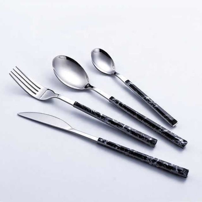 Menagere Couvert De Table 24 Pieces Effet Marbre Noir Argente Cdiscount Maison