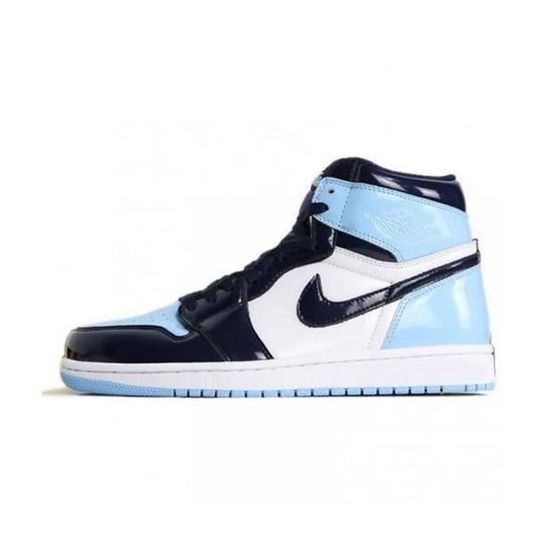 Nike Air Jordan 1 Retro High UNC Patent (W) - Chaussures de basket pour  hommes et femmes. Bleu/blanc 
