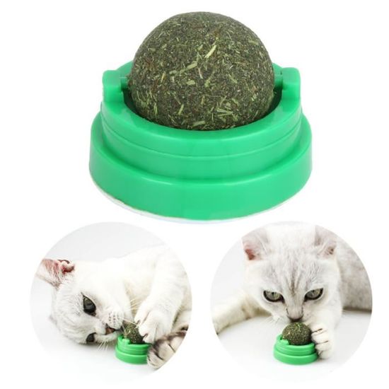 Jouet pour chat en forme de baluchon contenant de l'herbe à chat