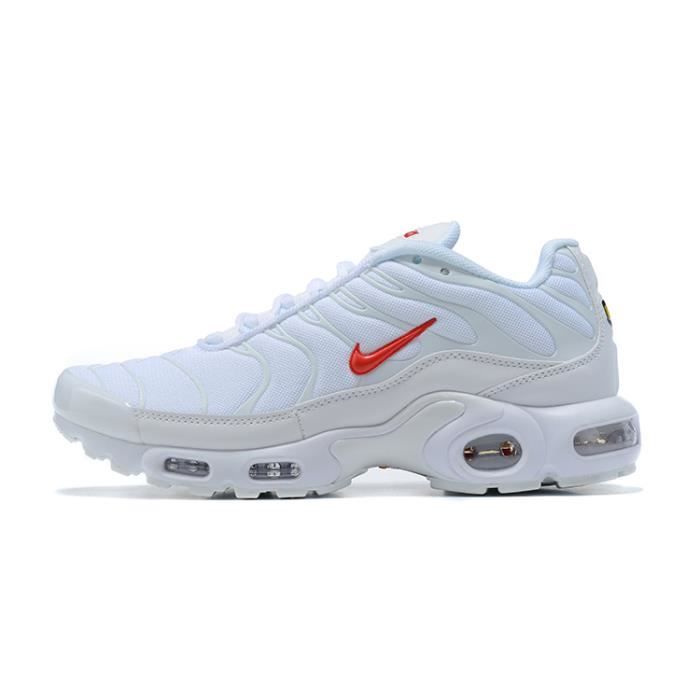 air max plus supreme white