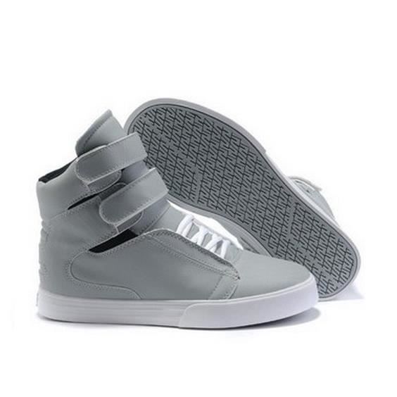 baskets grise