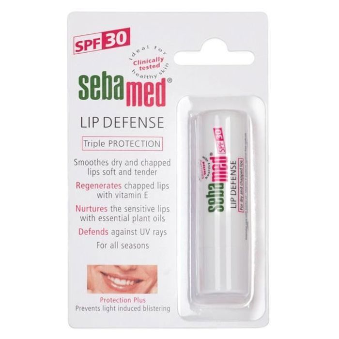 combats de défense sebamed-lèvres contre les effets de séchage irritants des influences de l'environnement. régénère les lèvres sèch