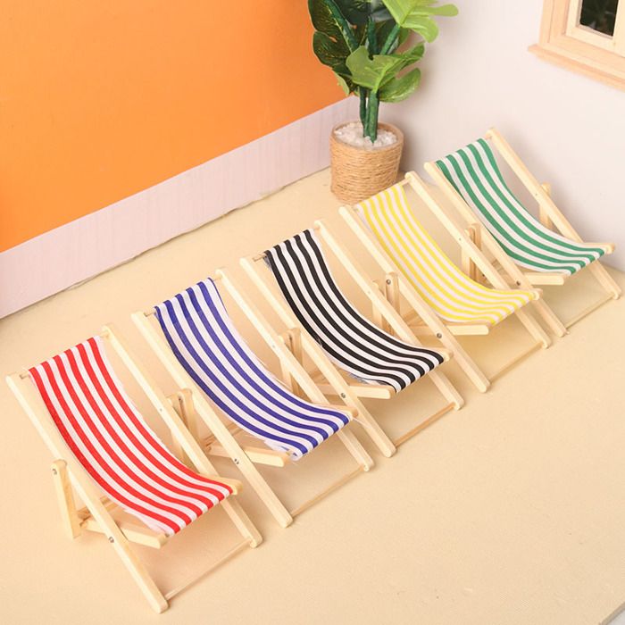 Lot De 2 Chaises De Plage Miniatures En Bois – Rayures Rouges Et Bleues – Pliables – Échelle 1/12 – Pour Maison De Poupée Ou Décoration