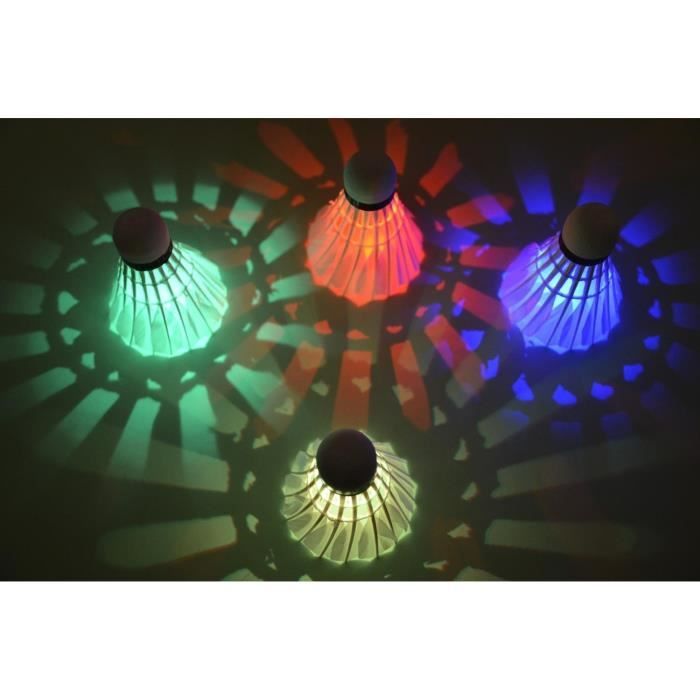 Itian 4 Pièces LED Volant de Badminton Nuit Noire Lueur Birdies Eclairage pour les Activités Sportives Intérieur et Extérieur: