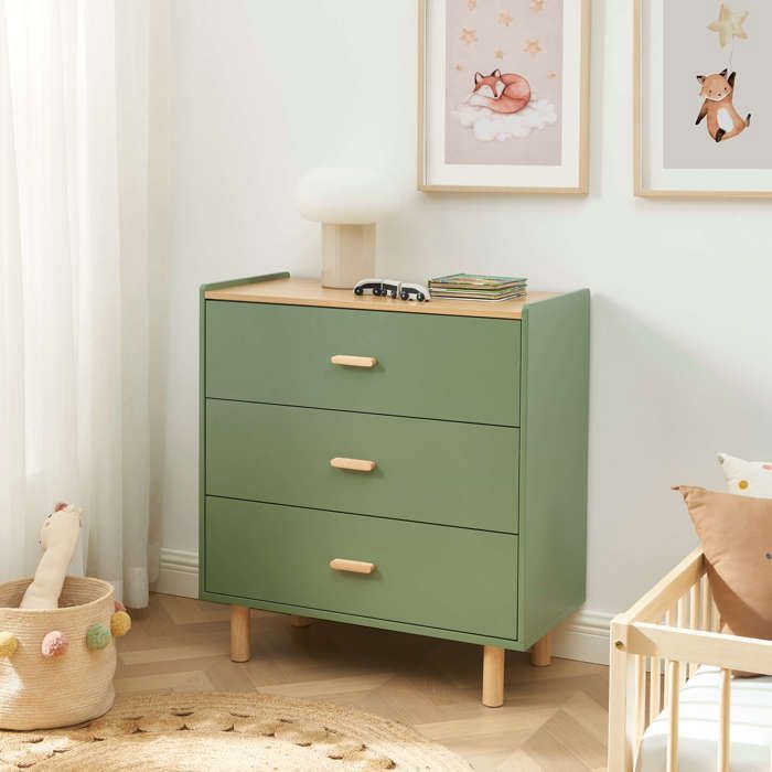 Commode enfant AURA 3 tiroirs vert et effet chêne 80 cm Commode enfant AURA 3 tiroirs vert et effet chêne 80 cm