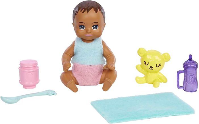 Barbie Coffret Mobilier D’extérieur – Bouée Donut Qui Flotte, Chiot Cracheur D’eau Et Accessoires De Plage, Pour Poupée (vendue Séparément)