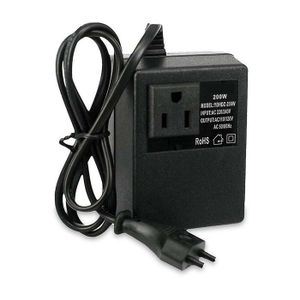 Adaptateur de voyage ou convertisseur de tension : ce que vous devez savoir