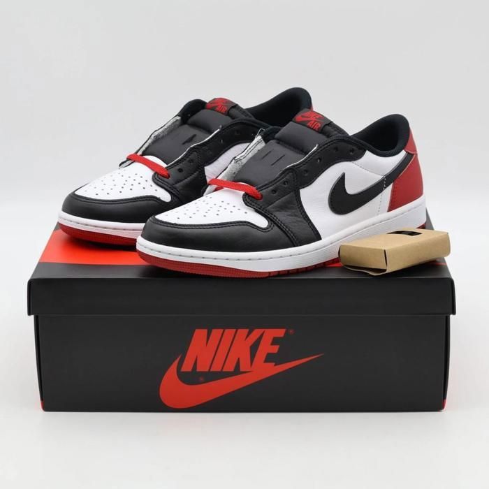 CHAUSSURES DE BASKET-BALL CZ0790-106 Nike Air Jordan 1 Retro Low OG Black Toe (Mens)