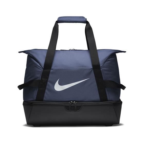 Le grand sac de sport de football Nike Academy Team Hardcase combine un fond robuste en bache renforcee et des compartiments Cdiscount Sport