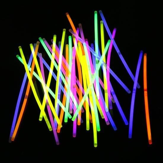 Lot de 200 Bâtons lumineux fluorescents, Glow sticks,Fluos Lumineux  Bracelets fluorescent avec connecteur 5 couleurs différentes - Cdiscount  Maison