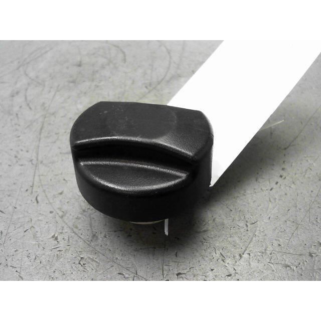 BOUCHON RESERVOIR A CARBURANT OPEL ASTRA III Phase 1 (H) 2004-2006 / 90501145 / D1-516960