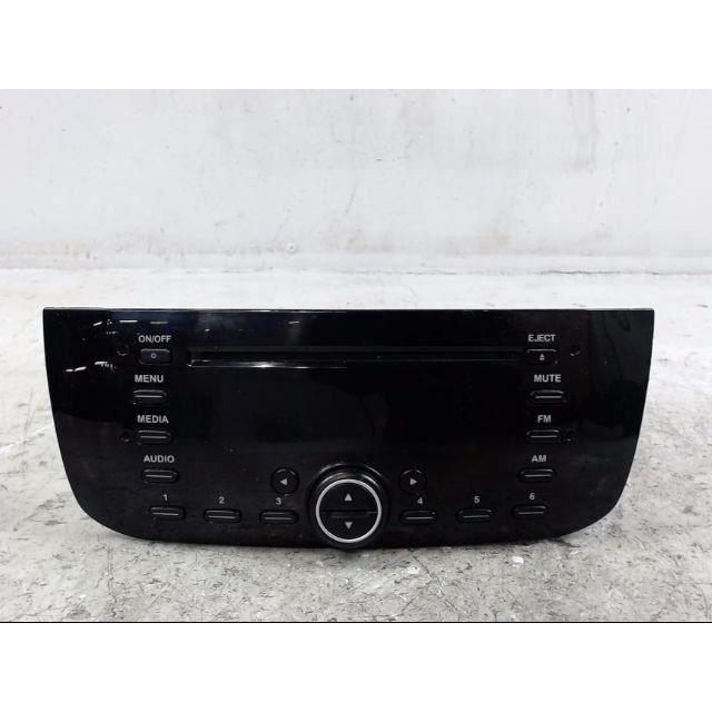 PIECES AUTO D'OCCASION - 735597878 - KIT D'INSTALLATION D'AUTORADIO - AUTORADIO FIAT PUNTO 2003- - B1-450973