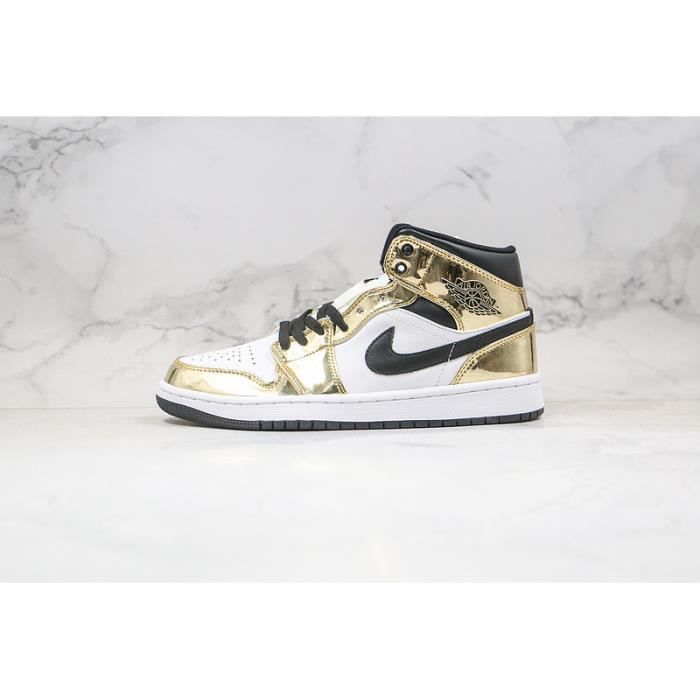 basket doré femme jordan