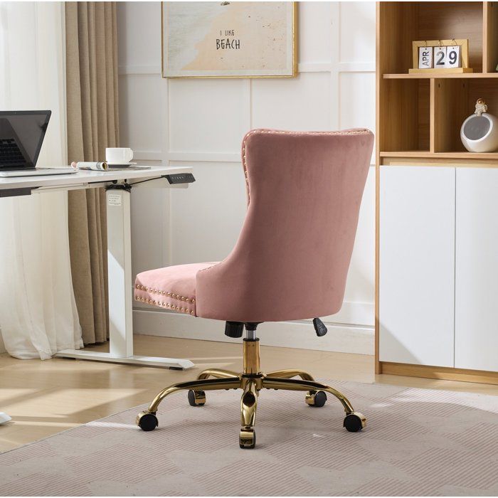 Chaise de bureau AESVAR en velours rose réglable en hauteur pivotante à roulettes base en métal doré