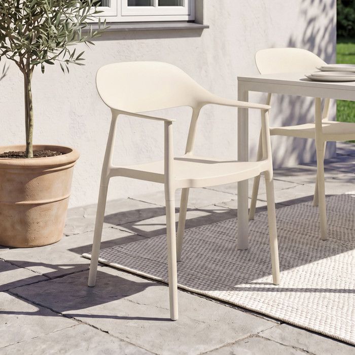 Lot de 4 chaises de jardin empilables SUZON en polypropylène beige Lot de 4 chaises de jardin empilables SUZON en polypropylène beige