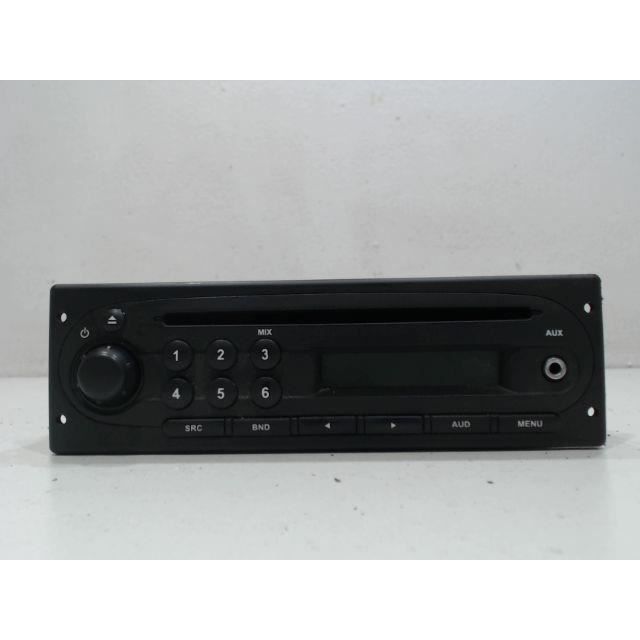 PIECES AUTO D'OCCASION - - - KIT D'INSTALLATION D'AUTORADIO - AUTORADIO - RENAULT TWINGO - E1-313617