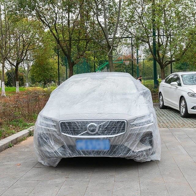 Housse transparente pour la protection de la voiture
