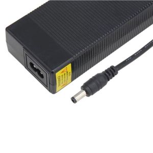 Chargeur Trotinette Électrique 42V 3A Universel – 4 Connecteurs, LED, Compatible Xiaomi & Scooters DC 5.5mm