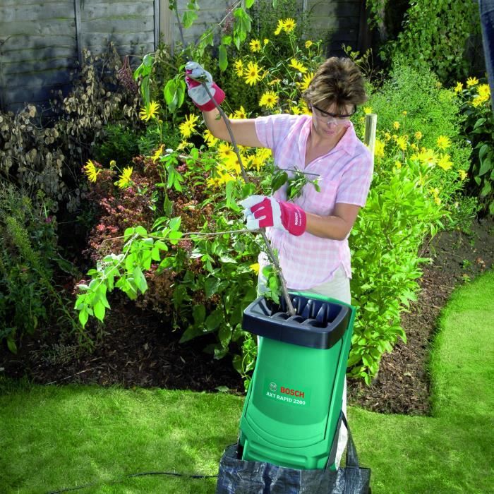 Broyeur végétaux souples et moyens Bosch à rotor 2200 W - Outillage  électrique de jardinage