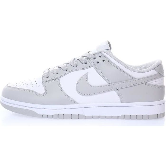 Baskets Ni-ke WMNS SB Dunk Low Photon Dust Homme et Femme