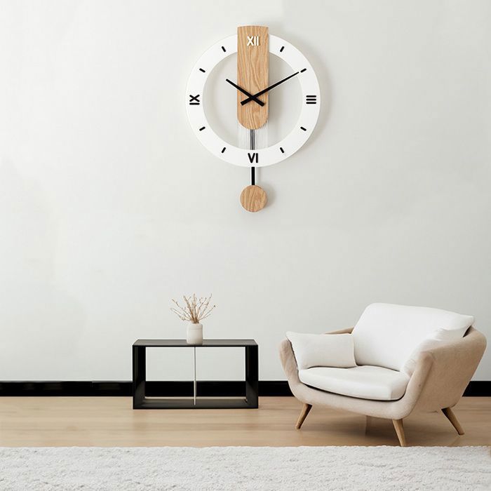 Horloge Murale Décorative En Bois Avec Balancier - Fonctionne Sur Piles - Occasion En Bon état