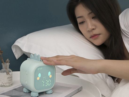 Réveil Numérique Pour Enfants - Écran LCD - 6 Sons D'Alarme - Mode Jour/Nuit - Alimentation USB