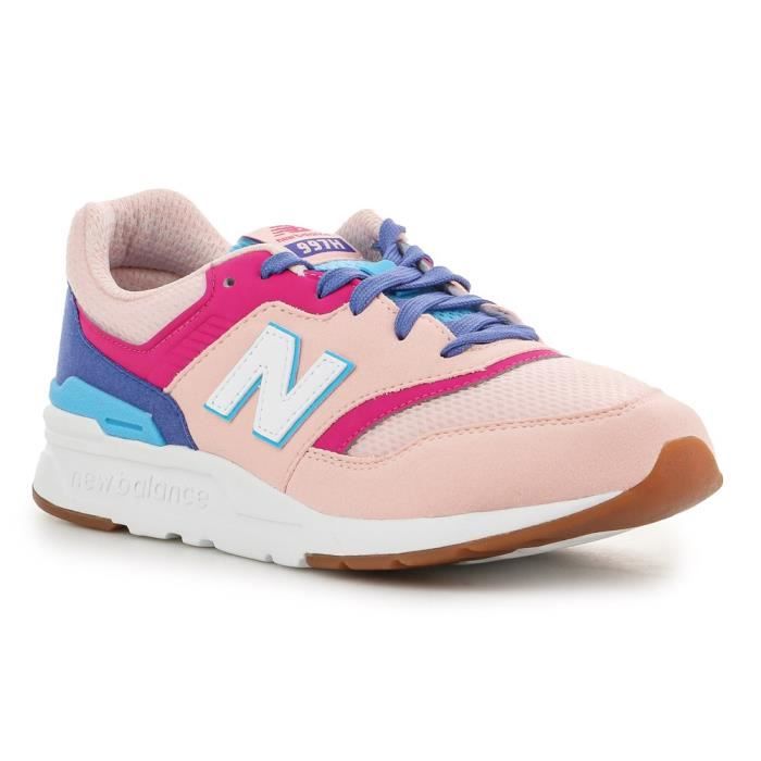 new balance 997 bleu Cinosural International School