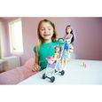 Barbie Famille Coffret Poupée Skipper Baby-Sitter et sa Poussette avec Figurine de Fillette Brune et Accessoires, Jouet  FJB0-1