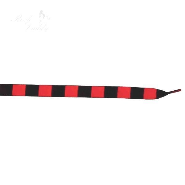 lacets rouge et noir