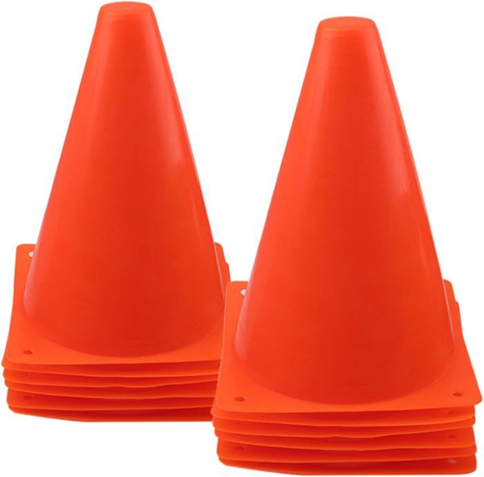 Jeu De Cônes De Signalisation. Cônes En Plastique De Route Réaliste Rouge Avec Rayures Blanches Illustration 10135748 Jeu De Cônes De Signalisation. Cônes En Plastique De Route Réaliste Rouge Avec Rayures Blanches Illustration 10135748