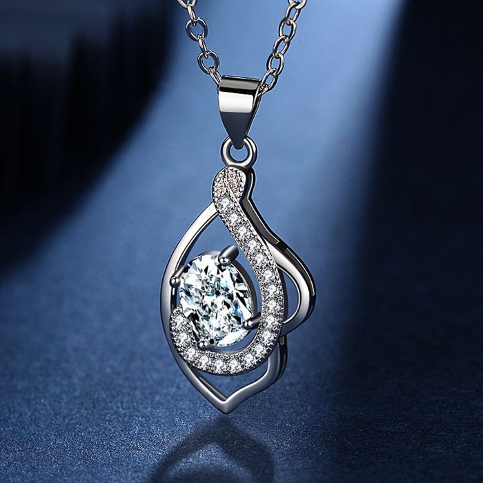 Pendentif Vintage Avec Chaîne - Incrusté De Cristaux Style Diamant - Réf. 3548 - Occasion