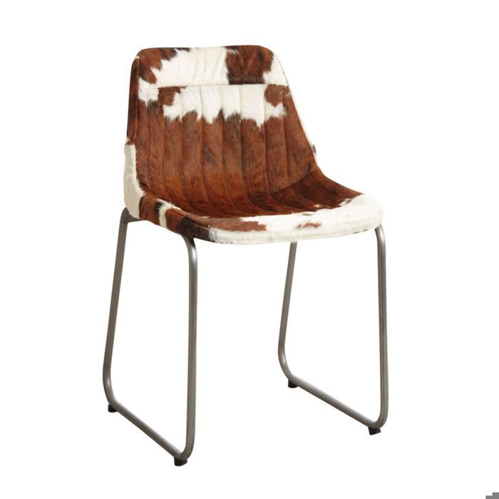 Chaise en métal et peau de vache