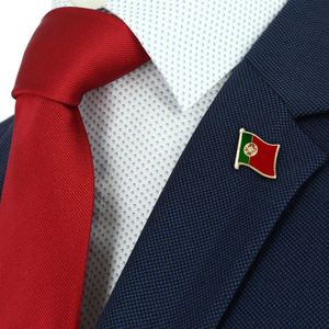Pin's Drapeau Bratislava - Broche émaillée - Fabriqué En Allemagne - Neuf