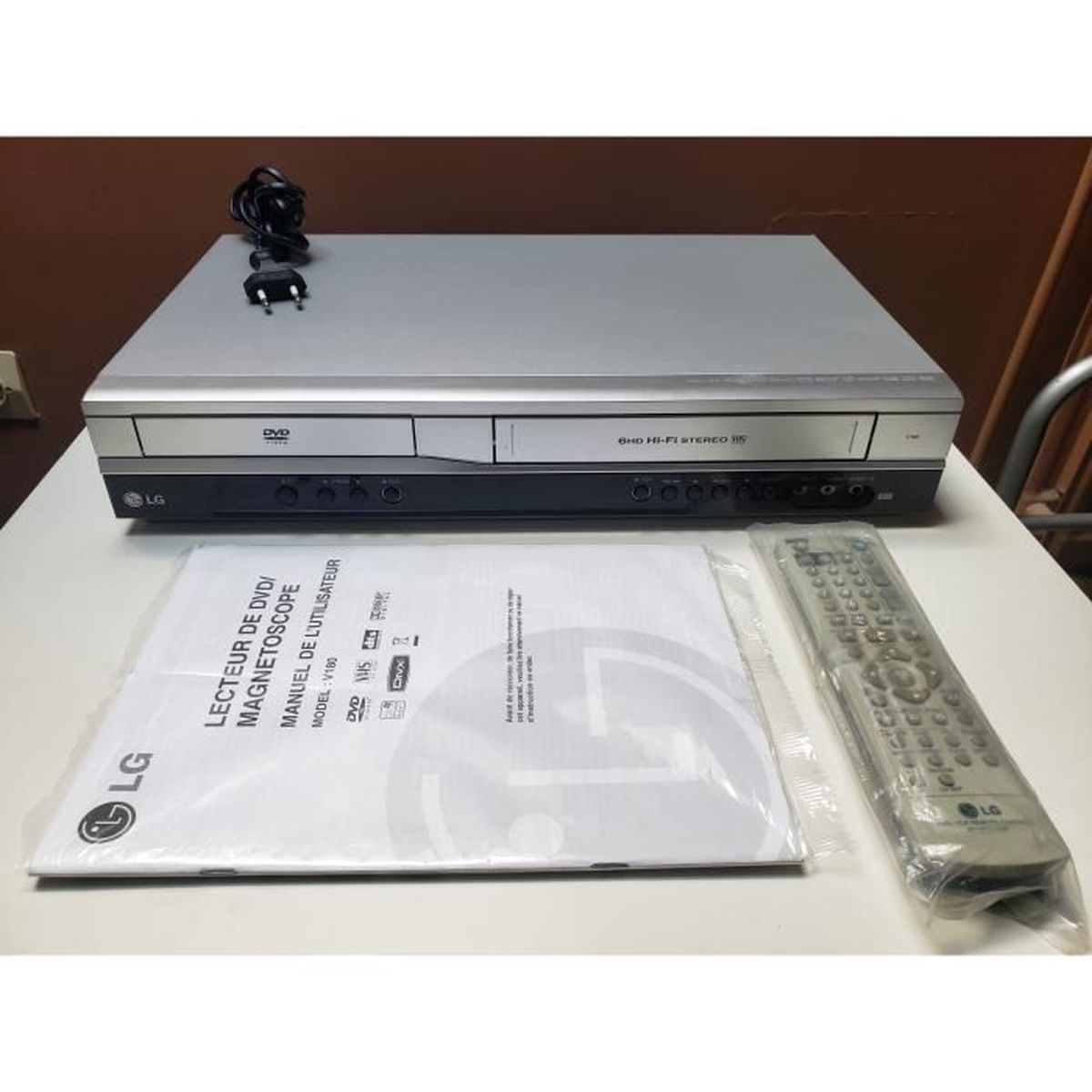 COMBINE LG V180 LECTEUR DVD ENREGISTREUR VHS CASSETTE K7