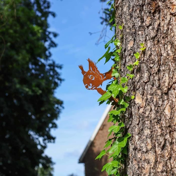 Statue d'arbre en acier corten véritable - Écureuil curieux
