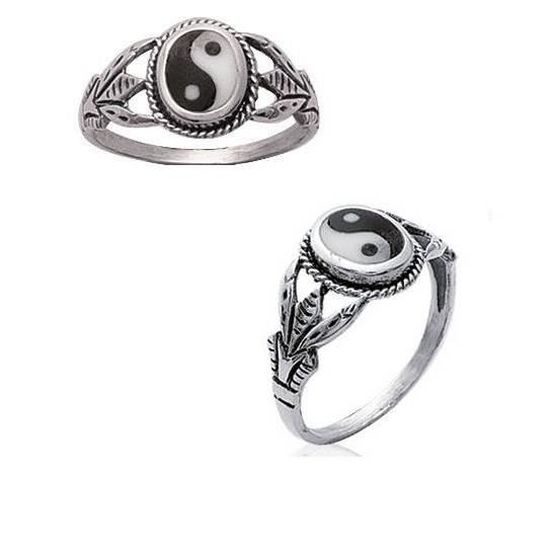 Bague En Argent Massif Entrelacée Avec Cristaux Noirs Et Blancs - Taille 60 - Occasion