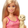 Barbie - Famille coffret le Bain des Chiots, poupée blonde et 3 figurines de chiots, avec baignoire et accessoires, jouet po 1065-1