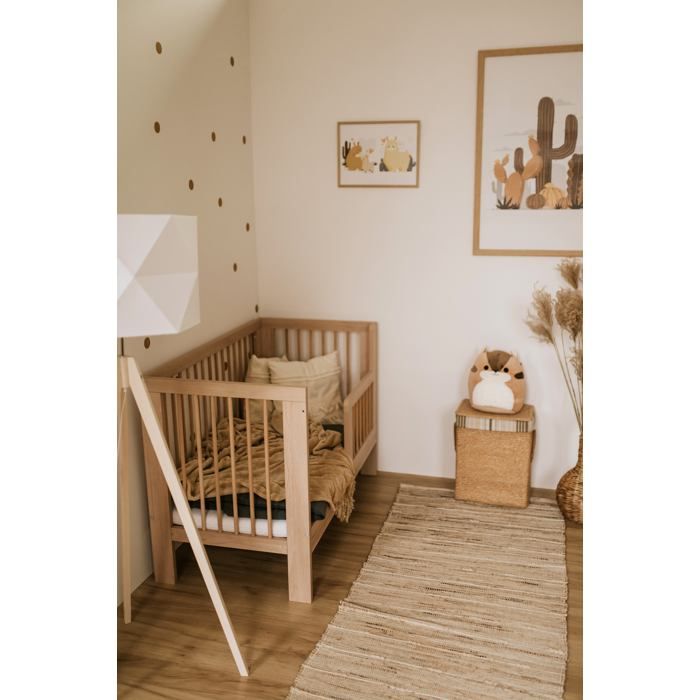 KMbaby Lit bébé Ollo 120x60 cm en bois de hêtre sans matelas sommier réglable et 3 barreaux amovibles