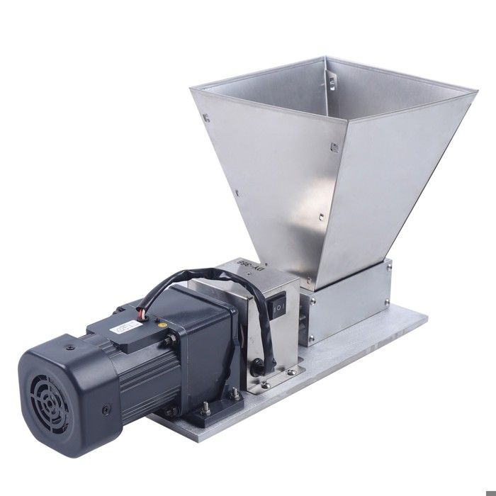 Meilleurs prix pour 220 V 60 W 75 RPM réglable blé broyeur électrique avec quatre remorques broyeur électrique de blé rouleau de blé