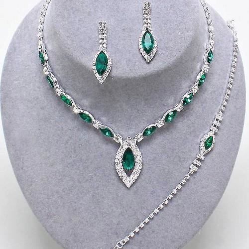 bijoux acier trèfle strass au grossiste