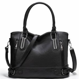 Sac à Main Vintage LANCASTER Noir - Tissu Simili Cuir, Taille Moyenne (42x28x15 Cm)
