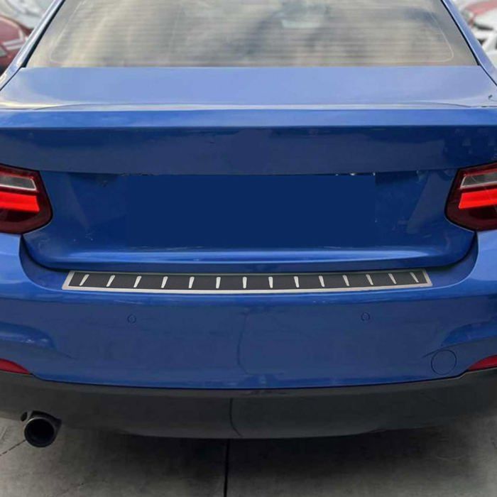 Protection seuil de coffre BMW Série 1 (E81 - E87) acier inox brossé