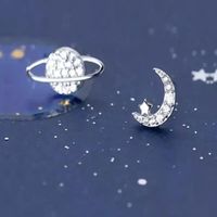 Boucles d'Oreilles Asymétriques Argent Sterling 925 pour Femme • Boucles d'Oreilles Puce Lune Saturne • Cadeau de Noël pour Elle