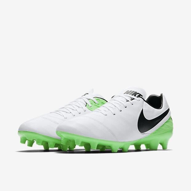 nike tiempo blanche et verte