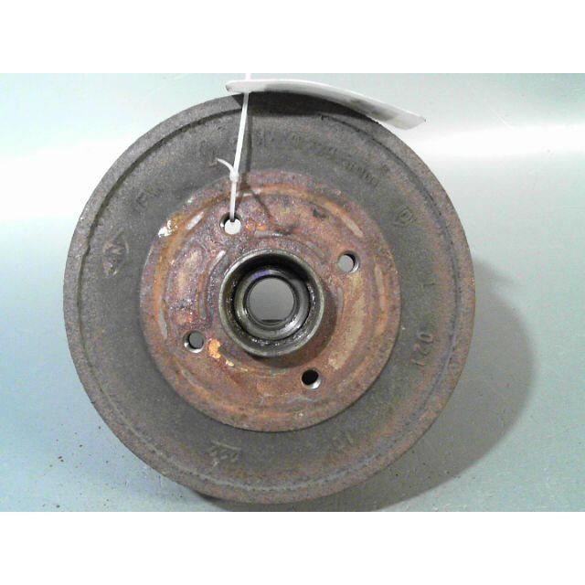 PIECES AUTO D'OCCASION - - TAMBOUR DE FREINS - TAMBOUR ARRIERE DROIT RENAULT KANGOO - B2-425360