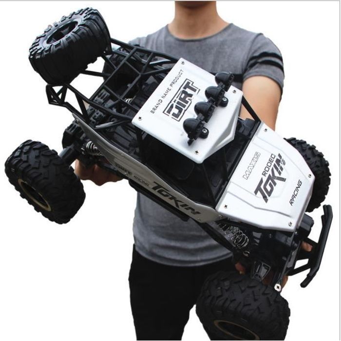 Voiture d escalade tout terrain telecommandee 1 16 GOBRO Blanc 4 roues motrices Vitesse jusqu a 36km h Cdiscount Jeux Jouets