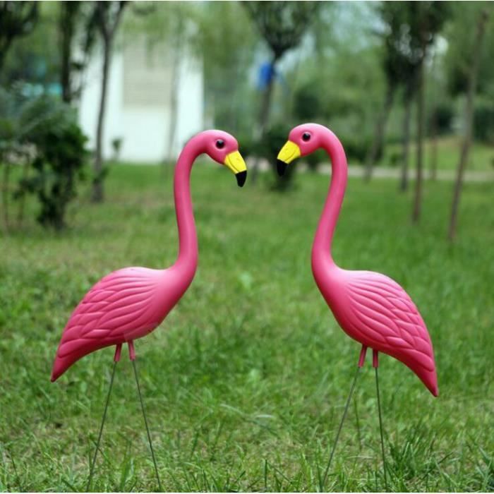 Flamant rose jardin